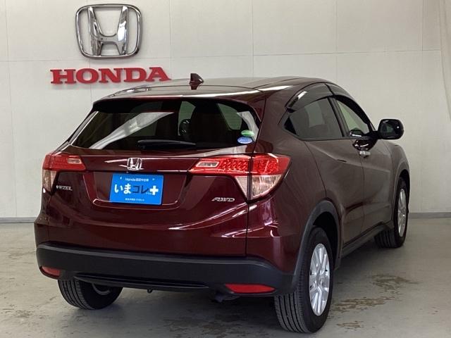 ヴェゼル Ｇ　いまコレ＋新品・フロアカーペットマット付　光触媒抗菌消臭施工済　ＶＳＡ　リアカメラ　ＡＢＳ　エアコン　パワーウィンドウ　パワーステアリング　ＵＳＢ　エアバッグ　盗難防止システム　スマートキー　４ＷＤ車（6枚目）