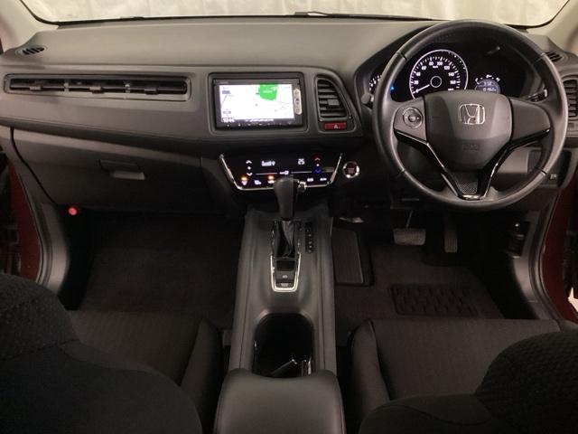 ヴェゼル Ｇ　いまコレ＋新品・フロアカーペットマット付　光触媒抗菌消臭施工済　ＶＳＡ　リアカメラ　ＡＢＳ　エアコン　パワーウィンドウ　パワーステアリング　ＵＳＢ　エアバッグ　盗難防止システム　スマートキー　４ＷＤ車（7枚目）