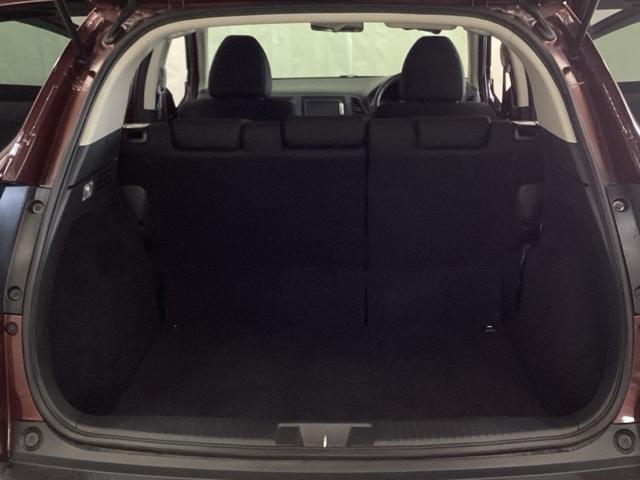 ヴェゼル Ｇ　いまコレ＋新品・フロアカーペットマット付　光触媒抗菌消臭施工済　ＶＳＡ　リアカメラ　ＡＢＳ　エアコン　パワーウィンドウ　パワーステアリング　ＵＳＢ　エアバッグ　盗難防止システム　スマートキー　４ＷＤ車（21枚目）