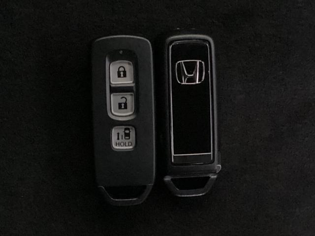 Ｎ－ＢＯＸカスタム Ｌ　光触媒抗菌消臭施工済　障害物センサー　シートヒーター　横滑り防止機能　盗難防止システム　ＡＡＣ　ＥＣＯＮ　シ－トヒ－タ－　ＬＥＤヘッドライト　Ｒカメラ　クルコン　フルセグＴＶ　サイドエアバッグ　ソナー（13枚目）