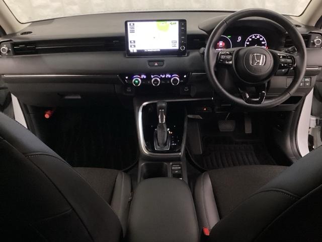 ヴェゼル ｅ：ＨＥＶＺ　いまコレ＋新品・リモコンエンジンスターター付　光触媒抗菌消臭施工済　ＥＴＣ装備　パワーリアゲート　スマートキ－　キーフリーシステム　ＵＳＢポート　ドラレコ付き　アクティブクルーズ　ＬＥＤライト　Ｂカメ（7枚目）