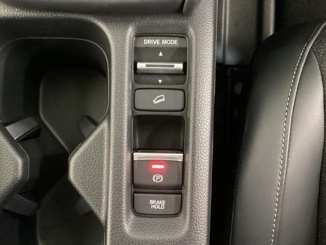 ヴェゼル ｅ：ＨＥＶＺ　いまコレ＋新品・リモコンエンジンスターター付　光触媒抗菌消臭施工済　ＥＴＣ装備　パワーリアゲート　スマートキ－　キーフリーシステム　ＵＳＢポート　ドラレコ付き　アクティブクルーズ　ＬＥＤライト　Ｂカメ（12枚目）