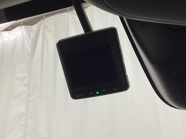 ヴェゼル ｅ：ＨＥＶＺ　いまコレ＋新品・リモコンエンジンスターター付　光触媒抗菌消臭施工済　ＥＴＣ装備　パワーリアゲート　スマートキ－　キーフリーシステム　ＵＳＢポート　ドラレコ付き　アクティブクルーズ　ＬＥＤライト　Ｂカメ（21枚目）