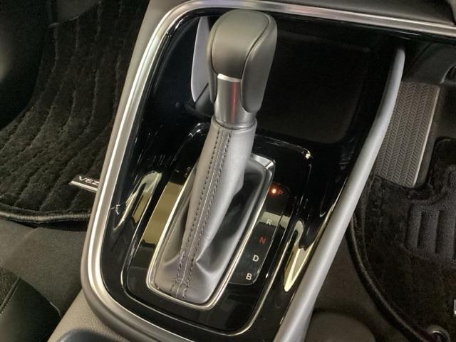 ヴェゼル ｅ：ＨＥＶＺ　いまコレ＋新品・リモコンエンジンスターター付　光触媒抗菌消臭施工済　ＥＴＣ装備　パワーリアゲート　スマートキ－　キーフリーシステム　ＵＳＢポート　ドラレコ付き　アクティブクルーズ　ＬＥＤライト　Ｂカメ（11枚目）