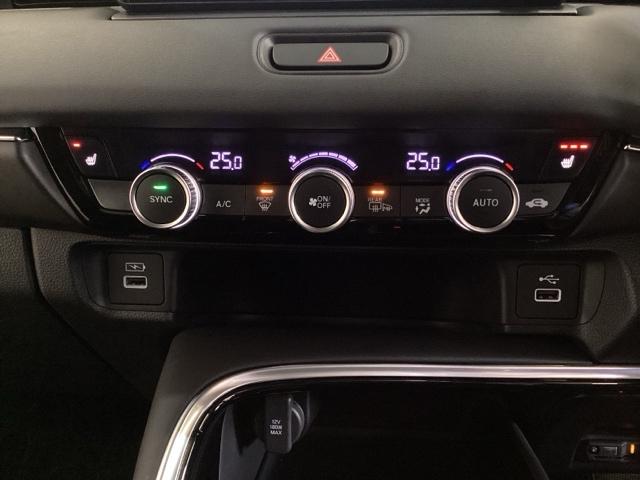 ヴェゼル ｅ：ＨＥＶＺ　いまコレ＋新品・リモコンエンジンスターター付　光触媒抗菌消臭施工済　ＥＴＣ装備　パワーリアゲート　スマートキ－　キーフリーシステム　ＵＳＢポート　ドラレコ付き　アクティブクルーズ　ＬＥＤライト　Ｂカメ（13枚目）