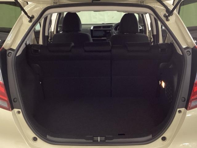 フィットハイブリッド Ｆコンフォートエディション　光触媒抗菌消臭施工済　シートヒーター　ＥＴＣ　Ｂｌｕｅｔｏｏｔｈ　フルセグＴＶ　盗難防止システム　アイドリングストップ　スマートキー　バックカメラ　４ＷＤ　ミュージックプレイヤー接続可（19枚目）