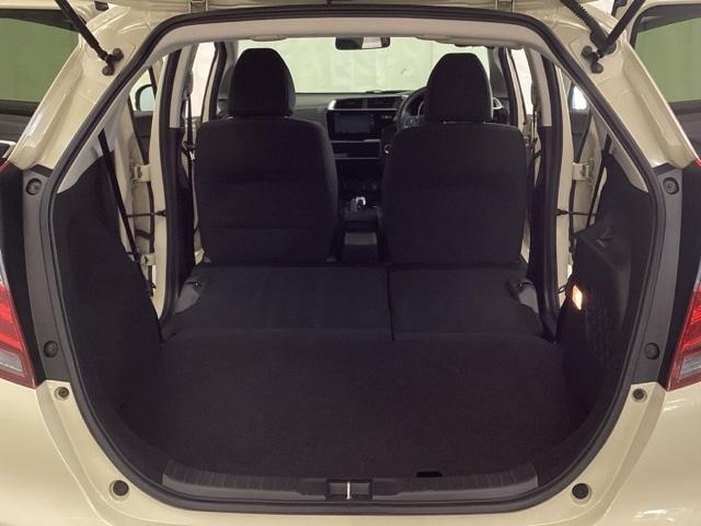 フィットハイブリッド Ｆコンフォートエディション　光触媒抗菌消臭施工済　シートヒーター　ＥＴＣ　Ｂｌｕｅｔｏｏｔｈ　フルセグＴＶ　盗難防止システム　アイドリングストップ　スマートキー　バックカメラ　４ＷＤ　ミュージックプレイヤー接続可（20枚目）