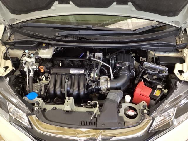 フィットハイブリッド Ｆコンフォートエディション　光触媒抗菌消臭施工済　シートヒーター　ＥＴＣ　Ｂｌｕｅｔｏｏｔｈ　フルセグＴＶ　盗難防止システム　アイドリングストップ　スマートキー　バックカメラ　４ＷＤ　ミュージックプレイヤー接続可（21枚目）