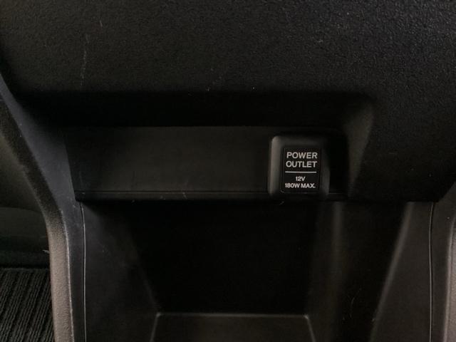 �A�N�Z�T���[�\�P�b�g�͂t�r�a�̃A�_�v�^�[�Ȃǂ�����΁A�X�}�z�̏[�d�ɂ��g���܂��B���ӂɂ͕����u����{�b�N�X�����Ă��܂��B