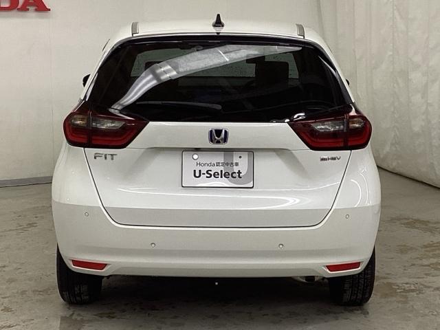 フィット ｅ：ＨＥＶホーム　中古スタッドレスタイヤ・純正メモリーナビ・ドライブレコーダー前後装着＋ＥＴＣ付　当社デモカー　レーダークルーズコントロール　踏み間違い防止装置　Ｂｌｕｅｔｏｏｔｈ対応　ＵＳＢポート　ＤＶＤ　キーフリー（6枚目）