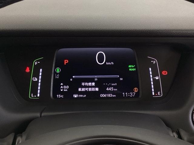 フィット ｅ：ＨＥＶホーム　中古スタッドレスタイヤ・純正メモリーナビ・ドライブレコーダー前後装着＋ＥＴＣ付　当社デモカー　レーダークルーズコントロール　踏み間違い防止装置　Ｂｌｕｅｔｏｏｔｈ対応　ＵＳＢポート　ＤＶＤ　キーフリー（14枚目）