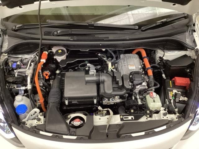 フィット ｅ：ＨＥＶホーム　中古スタッドレスタイヤ・純正メモリーナビ・ドライブレコーダー前後装着＋ＥＴＣ付　当社デモカー　レーダークルーズコントロール　踏み間違い防止装置　Ｂｌｕｅｔｏｏｔｈ対応　ＵＳＢポート　ＤＶＤ　キーフリー（29枚目）