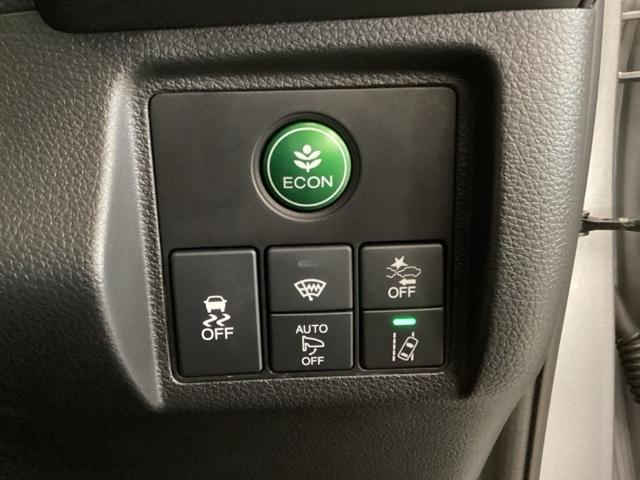 ヴェゼル Ｘ・ホンダセンシング　光触媒抗菌消臭施工済　ドラレコ　シートヒーター　ＥＴＣ　ミュージックプレイヤー接続可　ＬＥＤヘッドランプ　リアカメラ　イモビライザー　オートクルーズコントロール　ＵＳＢ　ブルートゥース　オートエアコン（15枚目）