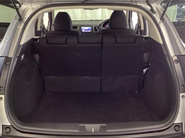 ヴェゼル Ｘ・ホンダセンシング　光触媒抗菌消臭施工済　ドラレコ　シートヒーター　ＥＴＣ　ミュージックプレイヤー接続可　ＬＥＤヘッドランプ　リアカメラ　イモビライザー　オートクルーズコントロール　ＵＳＢ　ブルートゥース　オートエアコン（22枚目）