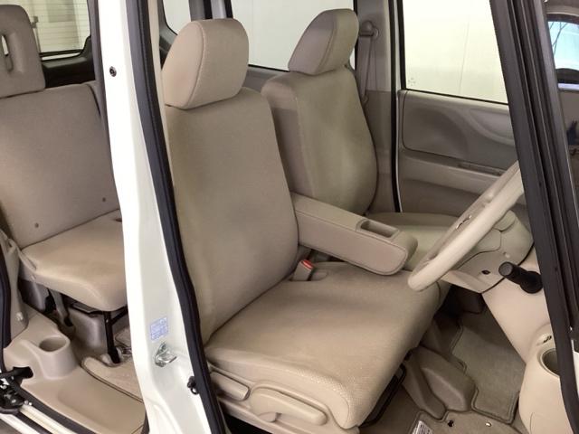 �����ł��^�]�����₷���悤�ɁA�V�[�g�̍��������@�\�i�V�[�g���t�^�[�j�����Ă��܂��B�^�]�ȂƏ���Ȃ̊Ԃ��󂢂Ă���ׁA����ȑ��ւ̈ړ����X���[�Y�ł��B��ʗʂ̑������ł�����ȑ�������~�肪�ł��܂��B