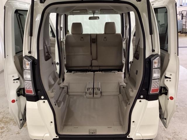 �J�������L���ו��̐ς݉��낵�����₷�����Ԃł��B�V�[�g�̔w������͂T�F�T�̊����Ŕw��������|���āA�Q�i�d�؂�̃{�[�h���O���΁A����ɉ׎��̃X�y�[�X���L����܂��B�w�̍������ו��Ȃǂ��ς߂܂��B