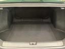 ラゲッジも広く使いやすいトランクは、開口部も広く荷物の積み下ろしもしやすいお車となっております。リアシートの背もたれは6:4の割合で分割して可倒できるので、長いお荷物などを載せることもできます。