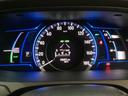 スピードメーターを大きく配した見やすいメーター部になっています。スピードメーター内のインフォメーション画面でオドメーターや燃費などの情報を確認できます。