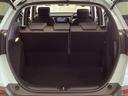 ラゲッジも広く使いやすいトランクは、開口部も広く荷物の積み下ろしもしやすいお車となっております。リアシートの背もたれは6:4の割合で分割して可倒できるので、長いお荷物などを載せることもできます。