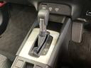 「e:HEV」搭載車です。日常シーンのほとんどをモーターで走行し、高速クルージングなどモーターよりもエンジンの方が効率が良い領域はエンジンで走行、あらゆる領域で優れた燃費走行を実現します。