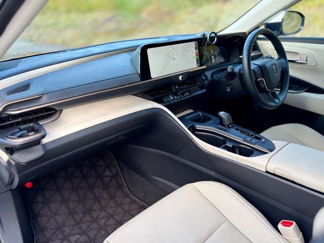 クラウンクロスオーバー Ｇアドバンスド・レザーパッケージ　禁煙車　４ＷＤ　純正２１インチアルミ　純正前後ドラレコ　ＥＴＣ２．０　パノラマモニター　デジタルインナーミラー　メモリー付電動本革シート　シートヒーター＋ベンチレーション　　ＡＣ１００Ｖ１５００Ｗ電源（12枚目）