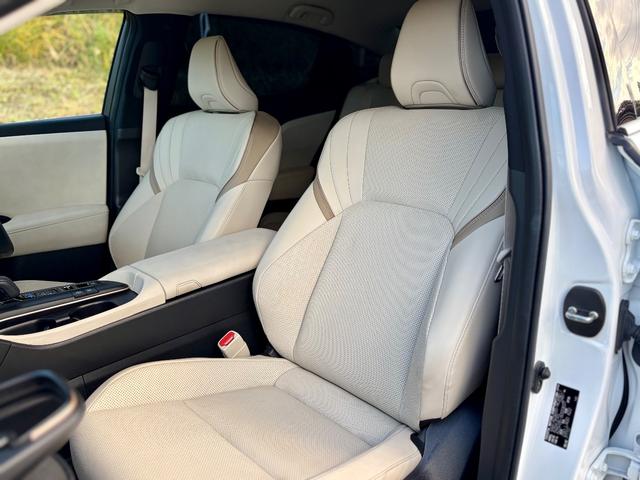 クラウンクロスオーバー Ｇアドバンスド・レザーパッケージ　禁煙車　４ＷＤ　純正２１インチアルミ　純正前後ドラレコ　ＥＴＣ２．０　パノラマモニター　デジタルインナーミラー　メモリー付電動本革シート　シートヒーター＋ベンチレーション　　ＡＣ１００Ｖ１５００Ｗ電源（18枚目）