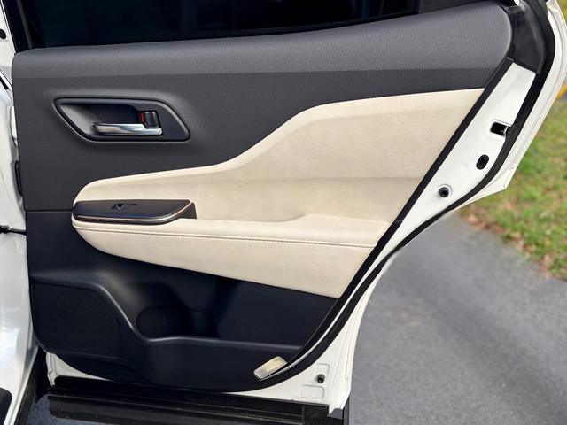 クラウンクロスオーバー Ｇアドバンスド・レザーパッケージ　禁煙車　４ＷＤ　純正２１インチアルミ　純正前後ドラレコ　ＥＴＣ２．０　パノラマモニター　デジタルインナーミラー　メモリー付電動本革シート　シートヒーター＋ベンチレーション　　ＡＣ１００Ｖ１５００Ｗ電源（29枚目）