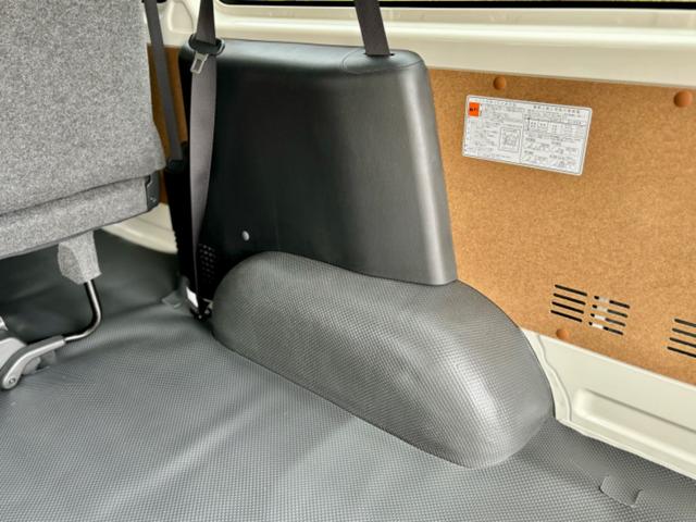 ハイエースバン ロングＤＸ　登録済未使用　９人乗　４ＷＤ　助手席エアバック　リヤヒーター　リアクーラー　プライバシーガラス　クローザー　バックカメラインナーミラー　トヨタセーフティーセンス　クリアランスソナー　ＡＣ１００Ｖ電源（33枚目）