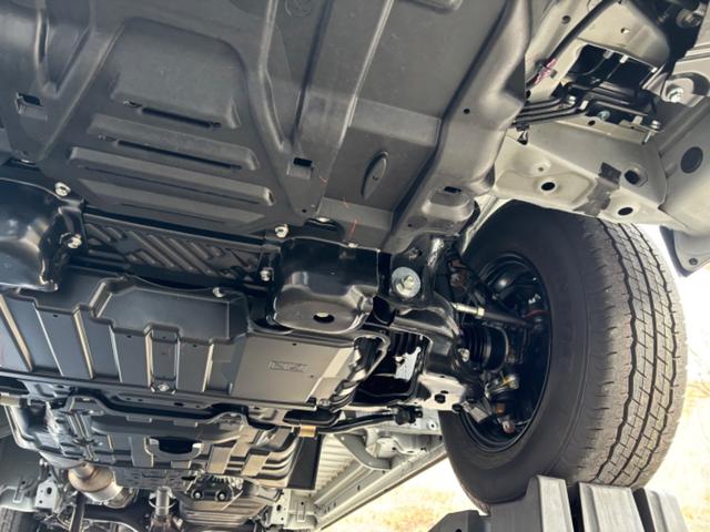 ハイエースバン ロングＤＸ　登録済未使用　９人乗　４ＷＤ　助手席エアバック　リヤヒーター　リアクーラー　プライバシーガラス　クローザー　バックカメラインナーミラー　トヨタセーフティーセンス　クリアランスソナー　ＡＣ１００Ｖ電源（52枚目）