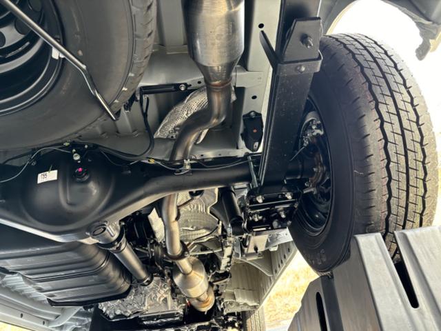 ハイエースバン ロングＤＸ　登録済未使用　９人乗　４ＷＤ　助手席エアバック　リヤヒーター　リアクーラー　プライバシーガラス　クローザー　バックカメラインナーミラー　トヨタセーフティーセンス　クリアランスソナー　ＡＣ１００Ｖ電源（55枚目）