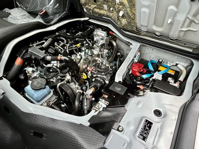 ハイエースバン ロングＤＸ　登録済未使用　９人乗　４ＷＤ　助手席エアバック　リヤヒーター　リアクーラー　プライバシーガラス　クローザー　バックカメラインナーミラー　トヨタセーフティーセンス　クリアランスソナー　ＡＣ１００Ｖ電源（57枚目）