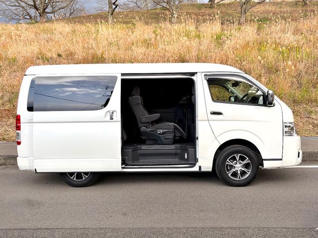 ハイエースワゴン GLファインテックツアラー 特装車 禁煙車 寒冷地仕様 純正15インチアルミ LEDヘッドライト+LEDフォグ 両側パワースライド 前後カメラドラレコ デジタルインナーミラー 純正リモスタ 7インチメモリーナビ 12インチフリップダウン(8枚目)