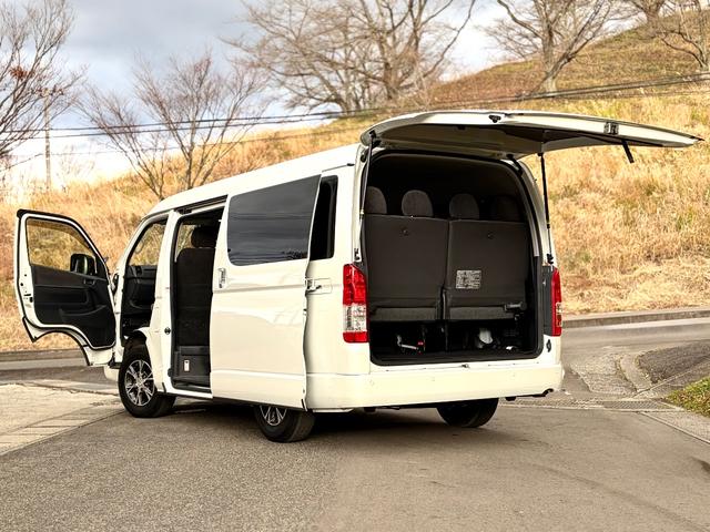 ハイエースワゴン GLファインテックツアラー 特装車 禁煙車 寒冷地仕様 純正15インチアルミ LEDヘッドライト+LEDフォグ 両側パワースライド 前後カメラドラレコ デジタルインナーミラー 純正リモスタ 7インチメモリーナビ 12インチフリップダウン(9枚目)