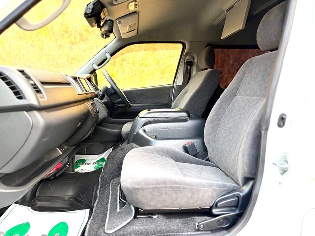 ハイエースワゴン GLファインテックツアラー 特装車 禁煙車 寒冷地仕様 純正15インチアルミ LEDヘッドライト+LEDフォグ 両側パワースライド 前後カメラドラレコ デジタルインナーミラー 純正リモスタ 7インチメモリーナビ 12インチフリップダウン(17枚目)