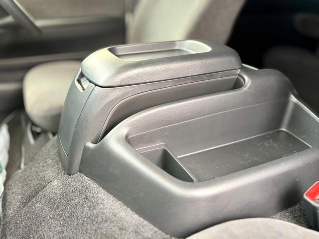 ハイエースワゴン GLファインテックツアラー 特装車 禁煙車 寒冷地仕様 純正15インチアルミ LEDヘッドライト+LEDフォグ 両側パワースライド 前後カメラドラレコ デジタルインナーミラー 純正リモスタ 7インチメモリーナビ 12インチフリップダウン(29枚目)