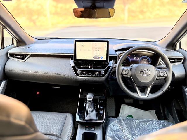 カローラクロス ハイブリッド　Ｚ　登録済未使用　４ＷＤ　寒冷地仕様パノラマルーフ　１０．５インチディスプレイオーディオＰＬＵＳ　フルセグ　ＡＣ１００Ｖ１５００Ｗ電源　本革パワーシート　シートヒーター＋ベンチレーション＋ハンドルヒーター（10枚目）