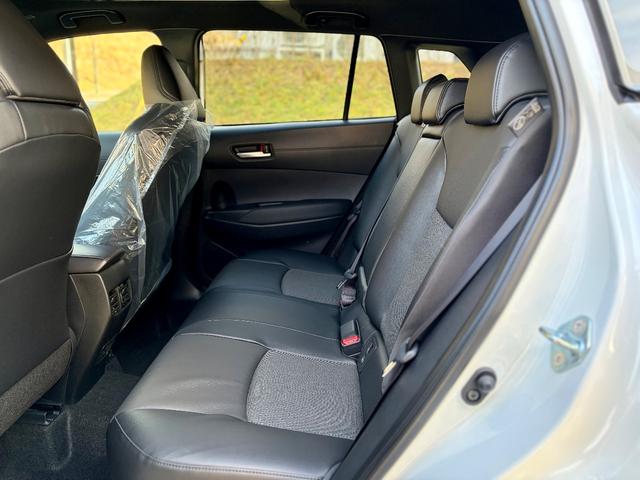 カローラクロス ハイブリッド　Ｚ　登録済未使用　４ＷＤ　寒冷地仕様パノラマルーフ　１０．５インチディスプレイオーディオＰＬＵＳ　フルセグ　ＡＣ１００Ｖ１５００Ｗ電源　本革パワーシート　シートヒーター＋ベンチレーション＋ハンドルヒーター（15枚目）