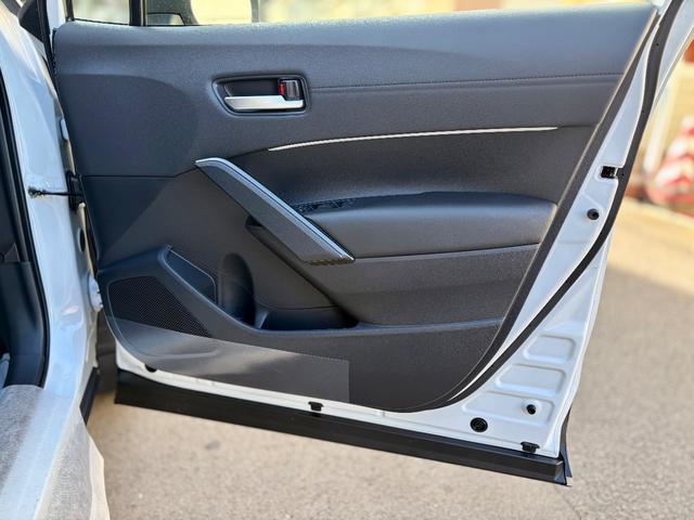 カローラクロス ハイブリッド　Ｚ　登録済未使用　４ＷＤ　寒冷地仕様パノラマルーフ　１０．５インチディスプレイオーディオＰＬＵＳ　フルセグ　ＡＣ１００Ｖ１５００Ｗ電源　本革パワーシート　シートヒーター＋ベンチレーション＋ハンドルヒーター（24枚目）