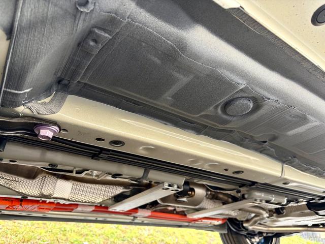 カローラクロス ハイブリッド　Ｚ　登録済未使用　４ＷＤ　寒冷地仕様パノラマルーフ　１０．５インチディスプレイオーディオＰＬＵＳ　フルセグ　ＡＣ１００Ｖ１５００Ｗ電源　本革パワーシート　シートヒーター＋ベンチレーション＋ハンドルヒーター（52枚目）