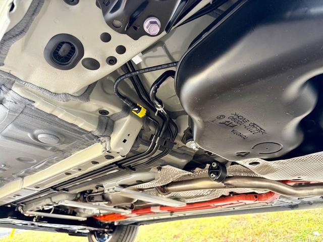 カローラクロス ハイブリッド　Ｚ　登録済未使用　４ＷＤ　寒冷地仕様パノラマルーフ　１０．５インチディスプレイオーディオＰＬＵＳ　フルセグ　ＡＣ１００Ｖ１５００Ｗ電源　本革パワーシート　シートヒーター＋ベンチレーション＋ハンドルヒーター（53枚目）