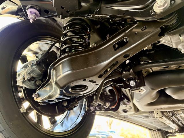 カローラクロス ハイブリッド　Ｚ　登録済未使用　４ＷＤ　寒冷地仕様パノラマルーフ　１０．５インチディスプレイオーディオＰＬＵＳ　フルセグ　ＡＣ１００Ｖ１５００Ｗ電源　本革パワーシート　シートヒーター＋ベンチレーション＋ハンドルヒーター（55枚目）