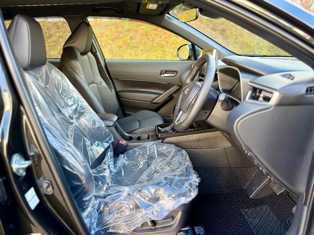 カローラクロス ハイブリッド　Ｚ　登録済未使用　４ＷＤ　寒冷地仕様　パノラマルーフ　トヨタチームメイト　ディスプレイオーディオＰＬＵＳ　パノラマビュー　ＡＣ１００Ｖ１５００Ｗ電源　本革シートヒーター＋ベンチレーション＋ハンドルヒーター（14枚目）