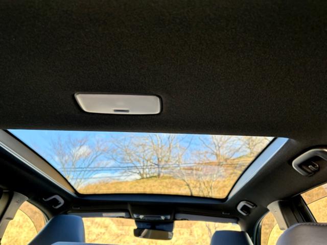 カローラクロス ハイブリッド　Ｚ　登録済未使用　４ＷＤ　寒冷地仕様　パノラマルーフ　トヨタチームメイト　ディスプレイオーディオＰＬＵＳ　パノラマビュー　ＡＣ１００Ｖ１５００Ｗ電源　本革シートヒーター＋ベンチレーション＋ハンドルヒーター（23枚目）