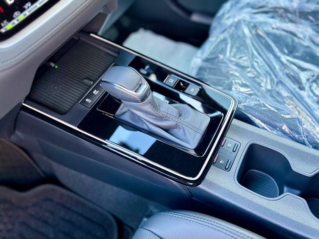 カローラクロス ハイブリッド　Ｚ　登録済未使用　４ＷＤ　寒冷地仕様　パノラマルーフ　トヨタチームメイト　ディスプレイオーディオＰＬＵＳ　パノラマビュー　ＡＣ１００Ｖ１５００Ｗ電源　本革シートヒーター＋ベンチレーション＋ハンドルヒーター（39枚目）