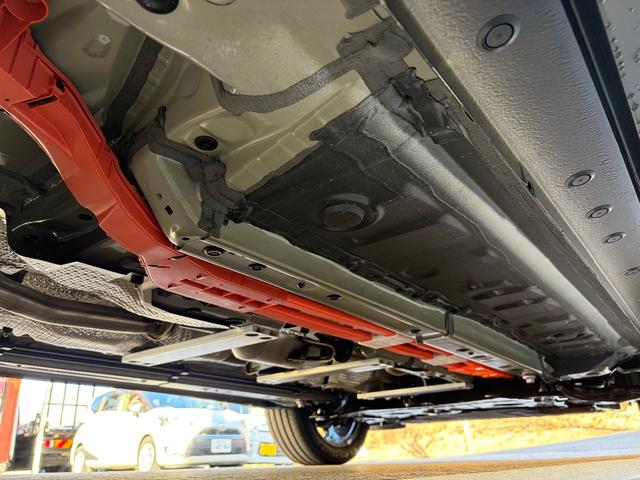 カローラクロス ハイブリッド　Ｚ　登録済未使用　４ＷＤ　寒冷地仕様　パノラマルーフ　トヨタチームメイト　ディスプレイオーディオＰＬＵＳ　パノラマビュー　ＡＣ１００Ｖ１５００Ｗ電源　本革シートヒーター＋ベンチレーション＋ハンドルヒーター（55枚目）