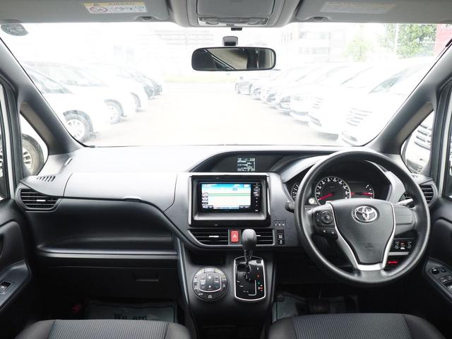 ノア ４ＷＤ　Ｘ　ＳＤナビ　バックカメラ　両側電動ドア　７人乗り　スマートキー　ＬＥＤライト　フォグランプ　１５インチアルミ　地デジＴＶ　Ｂｌｕｅｔｏｏｔｈ　ＤＶＤ　ＣＤ録音　横滑り防止ＶＳＣ　リアヒーター　純正エンジンスターター　フロントガラス熱線　ＥＴＣ　禁煙車（10枚目）