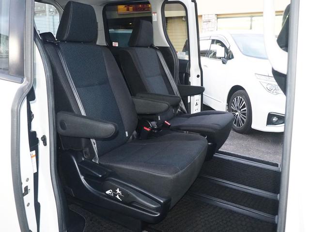 ヴォクシー ハイブリッドＸ　ＳＤナビ　ＡＬＰＩＮＥモニター　電動ドア　スマートキー　７人　ＬＥＤライト　純正１５インチアルミ　地デジＴＶ　Ｂｌｕｅｔｏｏｔｈ　ＤＶＤ　ＣＤ録音　ＳＤ　ＥＴＣ　バックカメラ　フロントコーナーセンサー　横滑り防止　ＴＲＣ　関東１オーナー　禁煙（13枚目）