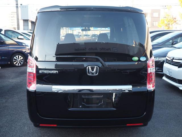 ステップワゴン 後期　Ｇ　Ｅセレクション　純正９型ナビ　ＡＬＰＩＮＥモニター　電動ドア　スマートキー　８人乗り　社外１５インチアルミ　地デジＴＶ　Ｂｌｕｅｔｏｏｔｈ　ＣＤ録音　ＤＶＤ　ＳＤ　ＵＳＢ　バックカメラ　ＥＴＣ　クルコン　横滑り防止　ｉ－ＳＴＯＰ　関東１オーナー　禁煙車（3枚目）