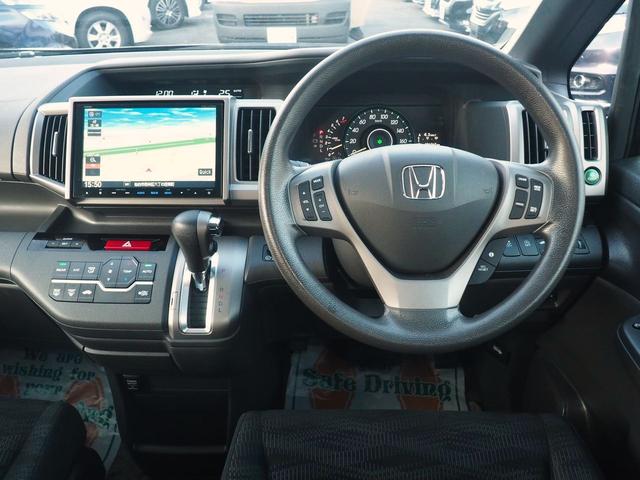 ステップワゴン 後期　Ｇ　Ｅセレクション　純正９型ナビ　ＡＬＰＩＮＥモニター　電動ドア　スマートキー　８人乗り　社外１５インチアルミ　地デジＴＶ　Ｂｌｕｅｔｏｏｔｈ　ＣＤ録音　ＤＶＤ　ＳＤ　ＵＳＢ　バックカメラ　ＥＴＣ　クルコン　横滑り防止　ｉ－ＳＴＯＰ　関東１オーナー　禁煙車（11枚目）