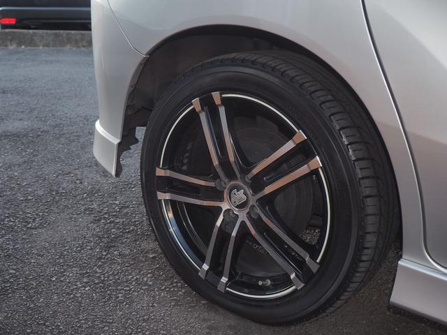 フリードハイブリッド ハイブリッド　９型ナビ　バックカメラ　電動ドア　６人乗り　２列目キャプテンシート　右側オートクロージャードア　社外１７インチアルミ　純正エアロ　テールゲートスポイラー　ＬＥＤテール　キーレス　地デジＴＶ　ＣＤ録音　ＳＤオーディオ　横滑り防止　ＥＴＣ　禁煙車（28枚目）